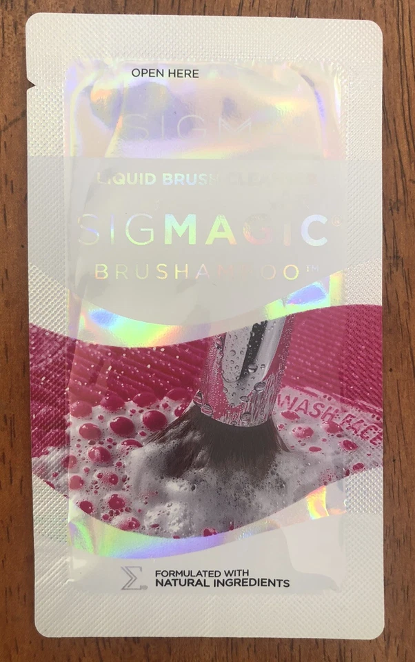 Juego de 5 Sigma Beauty Sigmagic Cepillo Líquido Limpiador Cepillo Champú Lote de Muestra Foto 2 de 3