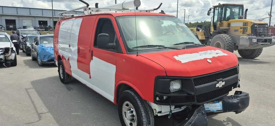 2017 Chevrolet Express 2500 Van 4.8L Engine Motor OEM 175K Miles - LKQ434986863 - Image 2 of 4