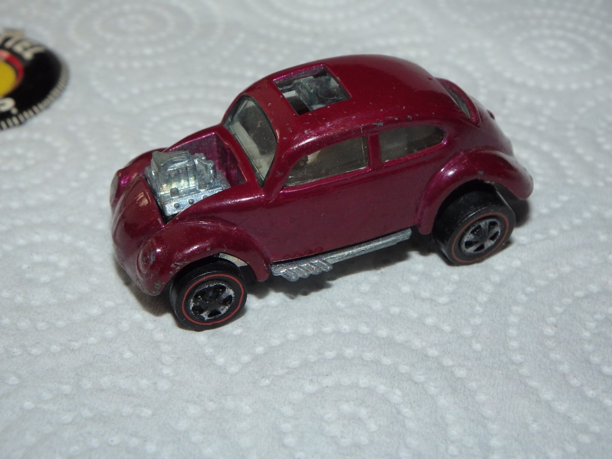 HOT WHEELS REDLINE CUSTOM VOLKSWAGEN ENAMEL RED / Magenta 1967