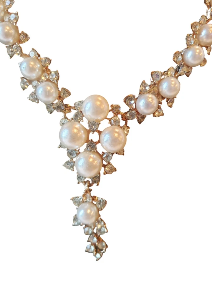 Collar de cadena de oro con perlas de imitación de diamantes de imitación elegante accesorio magnético añadido Foto 2 de 4