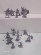 CONTE COLLECTIBLES VIKINGS NORMANS (16 FIGURES, 8 POSES) GREY