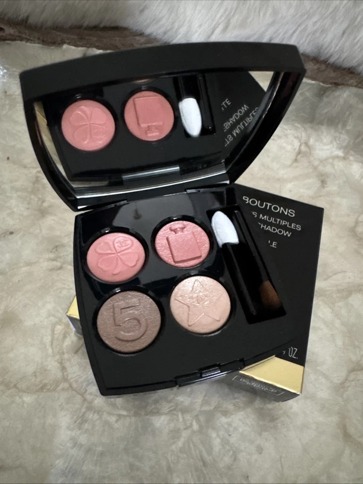 CHANEL Les 4 Ombres Boutons Multi-Effect Quadra Eyeshadow Boutons, Mademoiselle - Image 4 of 4