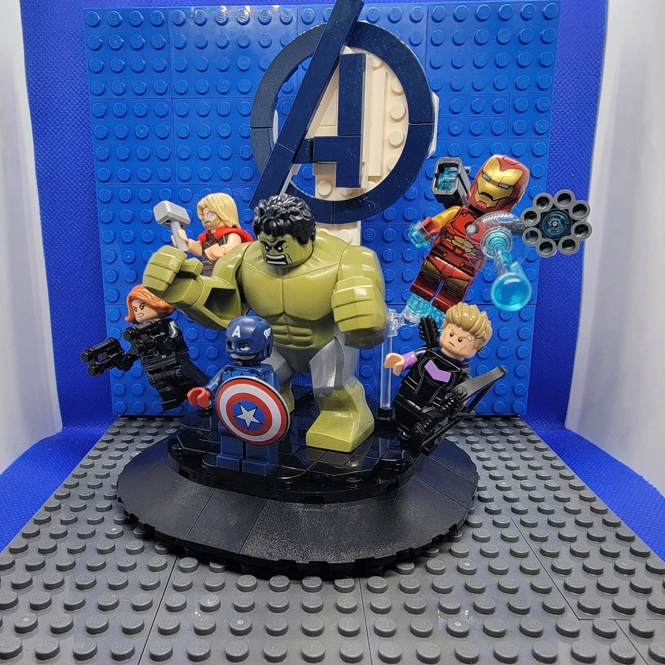LEGO® Avengers NEW Hulk Iron Man Thor Black Widow Captain America w/display - Image 3 of 4