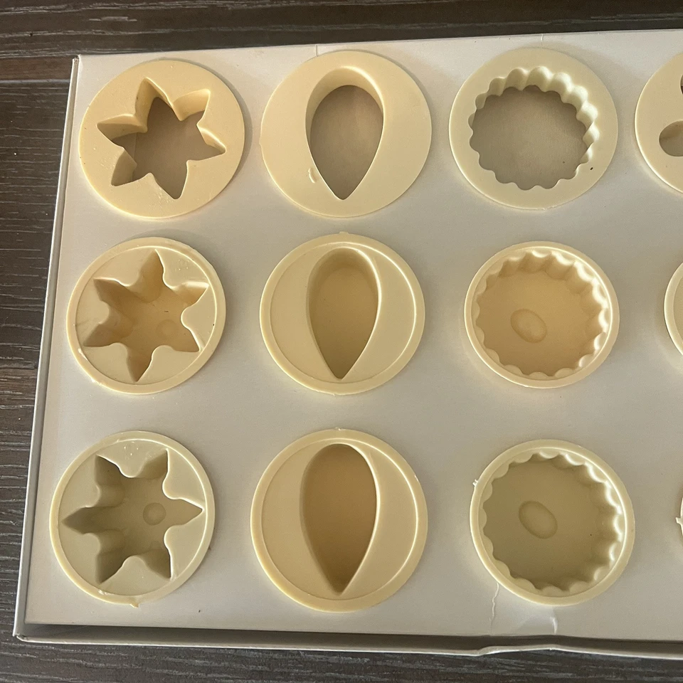 THERMOHAUSER Cortador de Galletas Set Flores Hojas Alemania Juego de 18 Piezas en Caja 36093 Foto 3 de 4