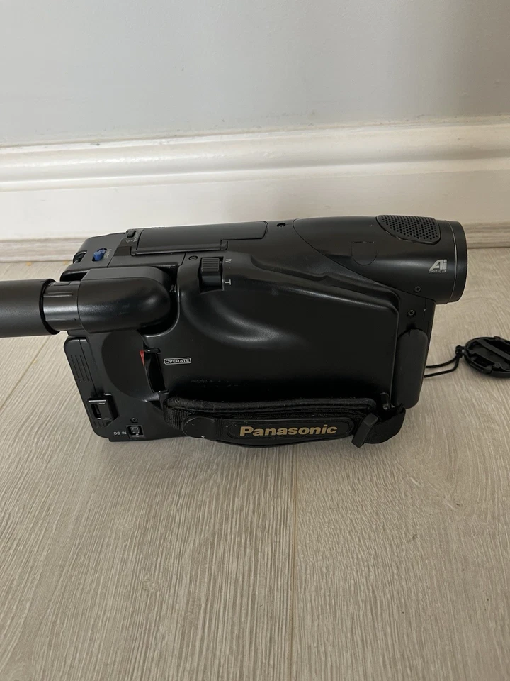 Retro Panasonic NV-A1B Camcorder Video Camera with Bag and Accessories - Working - Image 4 of 4