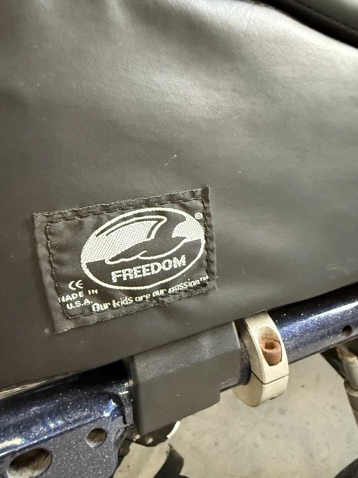 Silla de ruedas Freedom Designs NXT Generation Next Tilt-in-Space juvenil pediátrica Foto 2 de 4