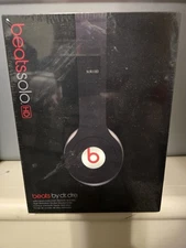 Dr Dre Beats Solo HD  Wired On Ear Over Ear Headphones Black 810-00014 NEW OG