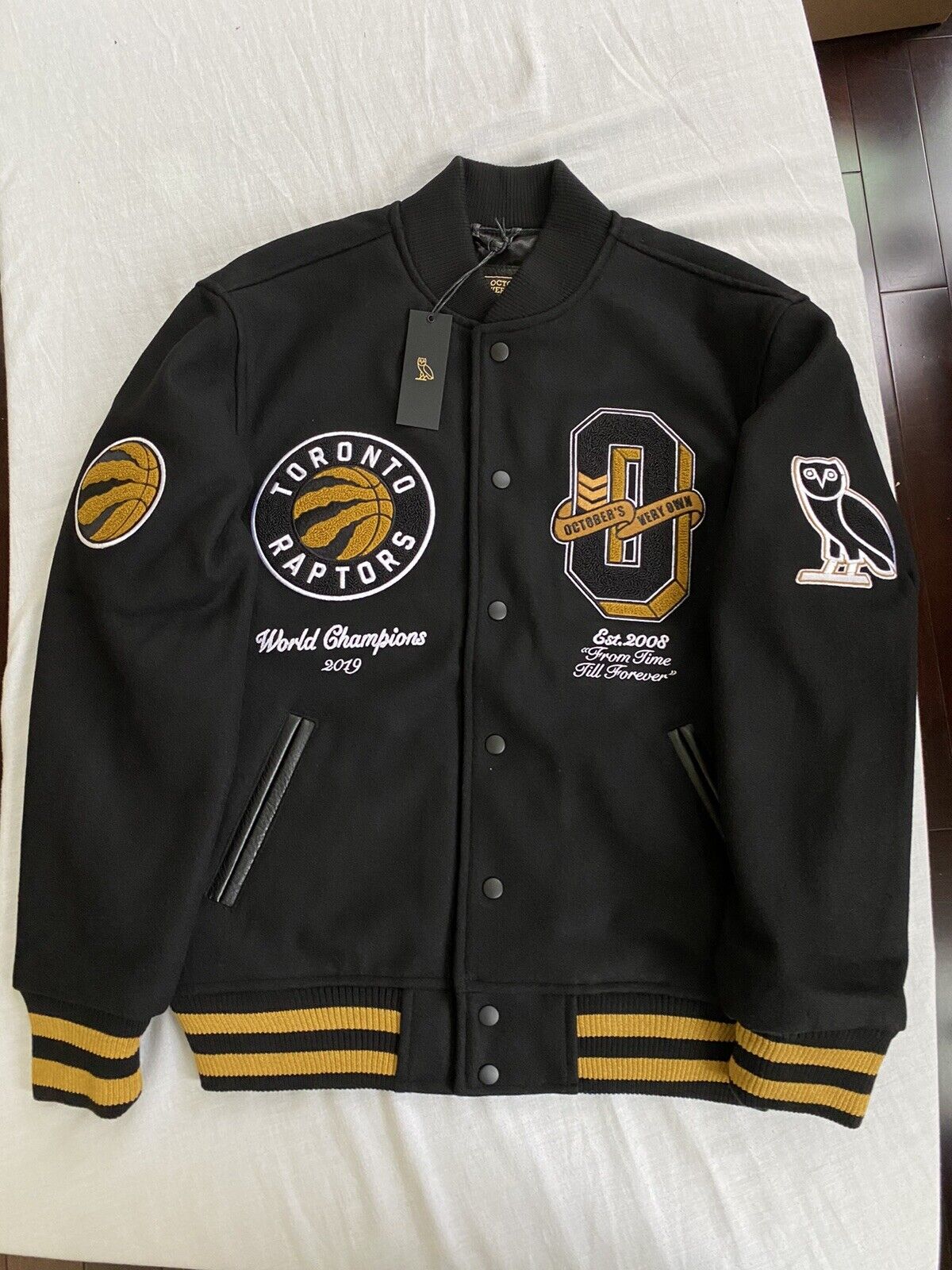  Mitchell & Ness Toronto Raptors In The Stands Varsity Jacket  (Large) : Sports & Outdoors