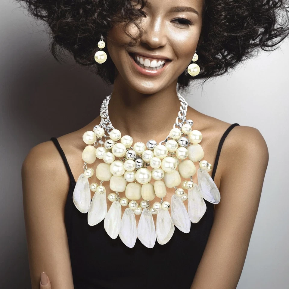 Collar de cadena de lucite con múltiples cuentas perla babero grueso lusita transparente dorado declaración