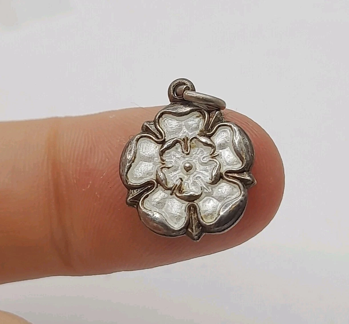Small Vintage Sterling 925 Silver Enamel Yorkshire Rose Pendant Charm Enamelled
