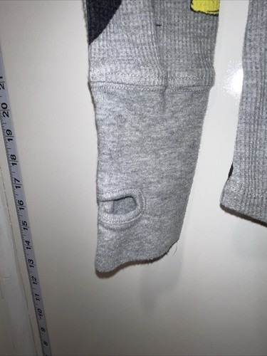 Children’s Size Small Mickey Mouse Sweater With Thumb Holes - Picture 10 of 11