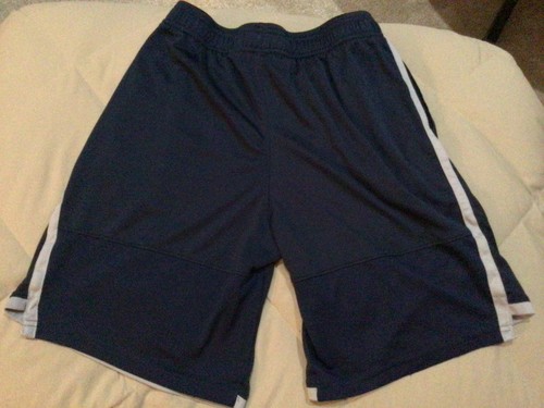 Under Armour Loose Coupe Shorts Youth Large Navy Blue- EUC - Picture 2 of 5