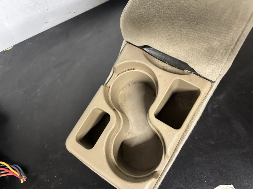 Apoyabrazos consola Buick Century Regal Impala 2003 portavasos bronceado fabricante de equipos originales 1997-2005 Foto 2 de 4