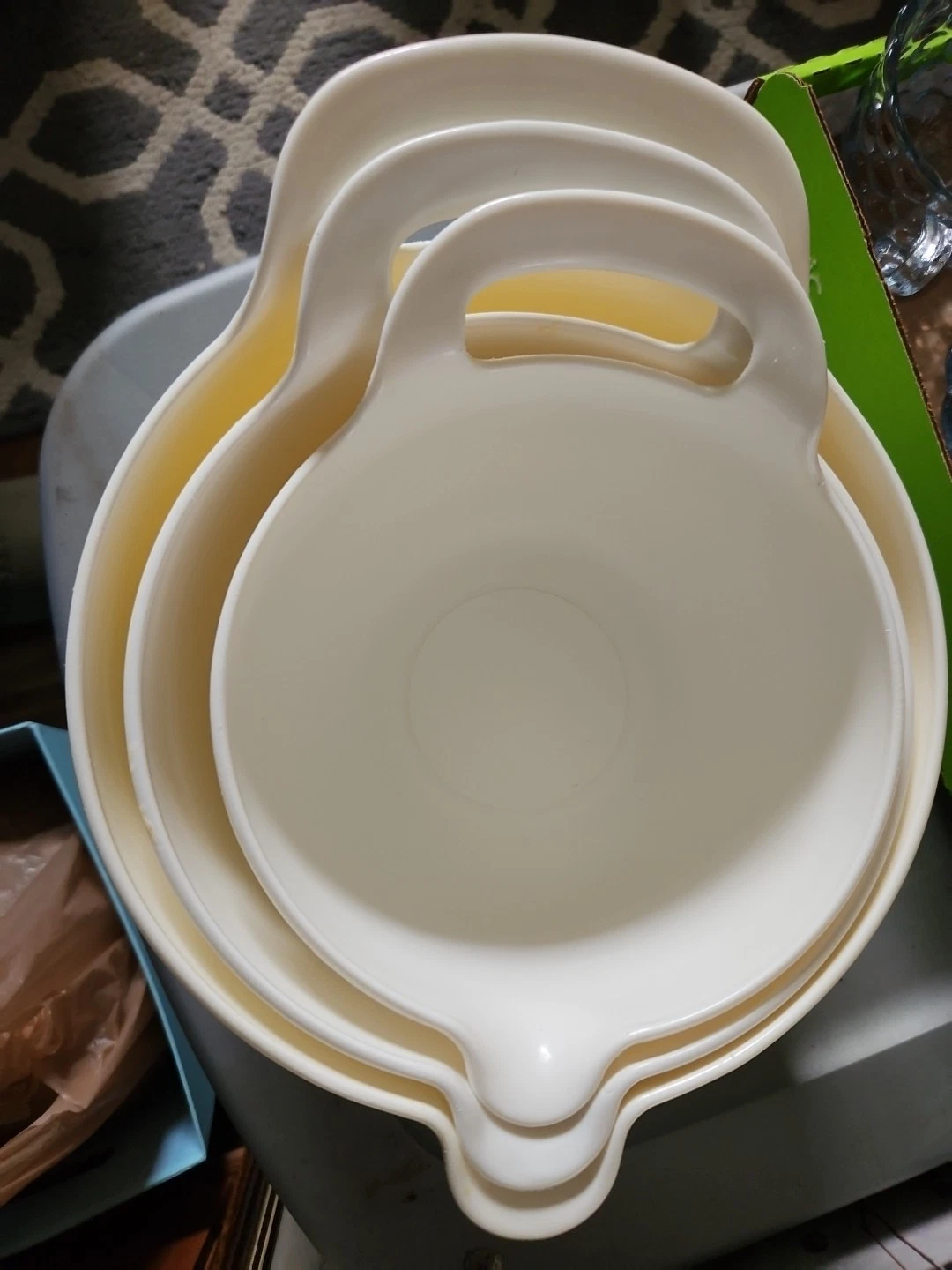 3 Melamine Mixing Stackable Bowls, Handles And Pour Spouts Set 3