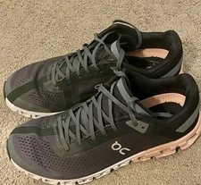 On CloudFlow Shoes Women’s Size 8 Running Rock Rose Gray Pink White Cloud