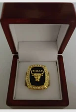 Michael Jordan - 1991 Chicago Bulls Championship Ring With Wooden Display Box