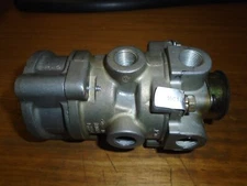 NOS! BENDIX AIR BRAKE RELAY VALVE - P/N:  T-290182-A