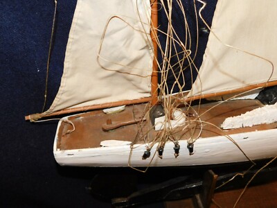 Magnifique Grand Voilier De Bassin Ancien Type Ketch – Fabrication Artisanale Française