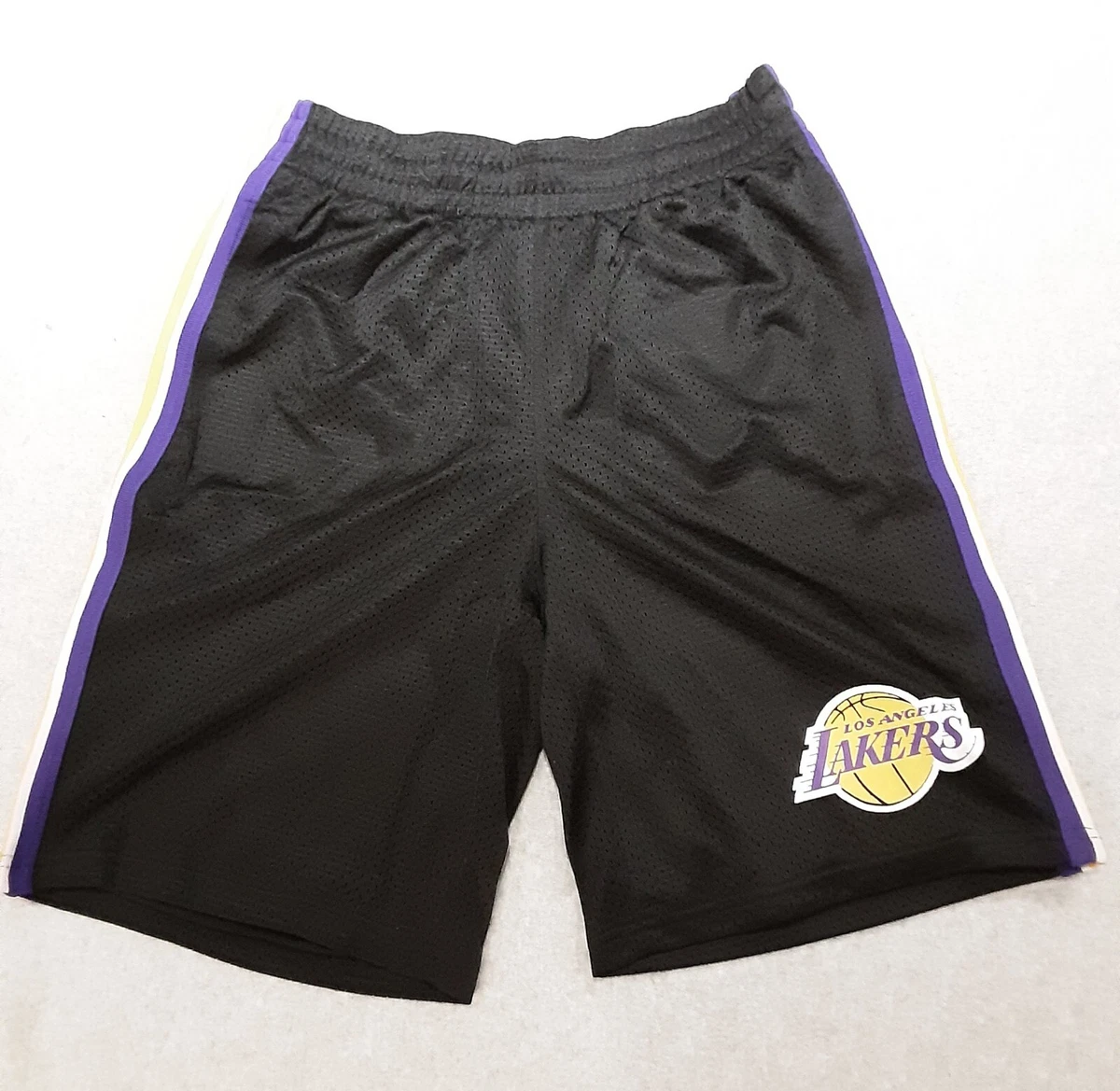 Black best sale lakers shorts