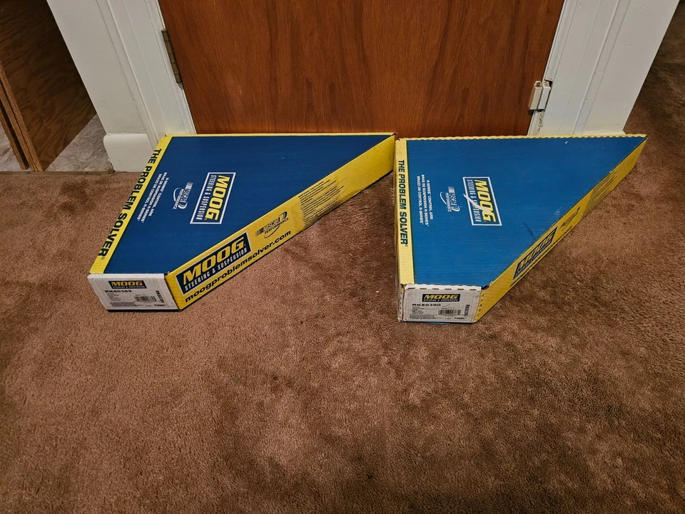 MOOG Front Right RK80389 / Front Left RK80390 Lower Complete Arms w/ Ball Joints - Image 4 of 4