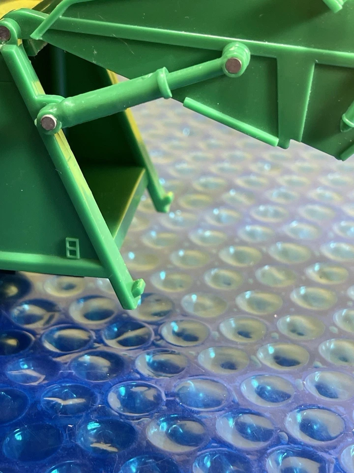 Long Haul Trucker Peterbilt Model 335 Garbage Trash Truck 1:43 Scale NewRay - Image 3 of 4