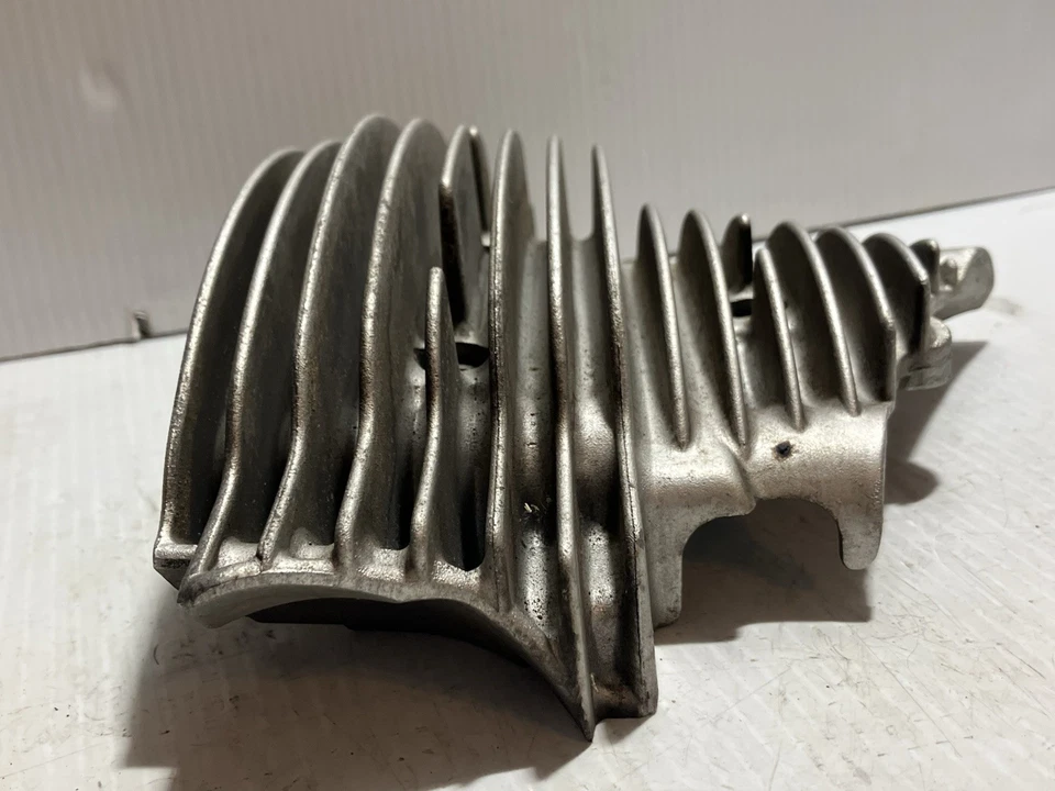 1998 Yamaha Royal Star Deluxe 1300 Side Cylinder Head Cover, Front Left (Oem) Foto 3 de 4