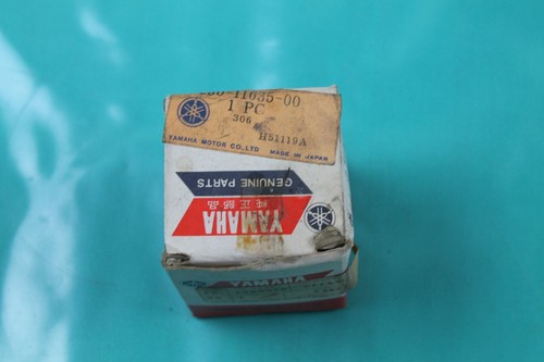 NOS 1972 Yamaha DS7 1st O/S 0.25MM Piston 280-11635-00 - Picture 3 of 5