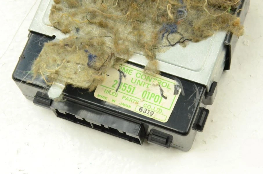 Módulo de control de carrocería Nissan 300Zx Turbo Z31 1984-1986 28551 01P01 Foto 2 de 4