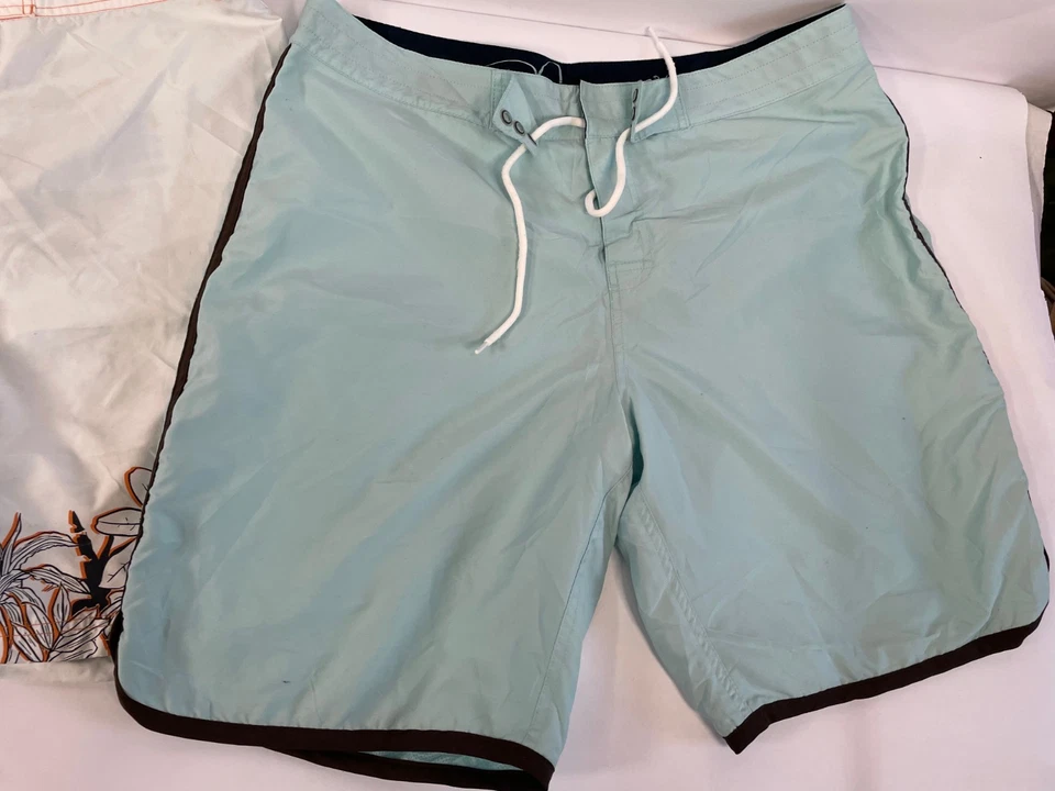 Lote de 2 - Board Shorts Old Navy para Hombre Talla XL Colores Surtidos Foto 3 de 4