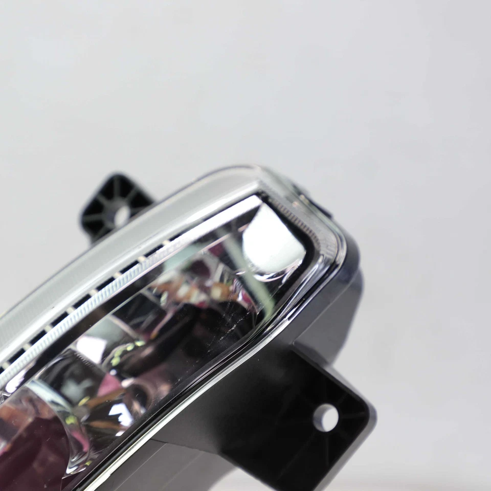 Luz antiniebla izquierda LED 68273191-AB Dodge RAM 1500 2500 3500 4500 5500 2019-2024 Foto 4 de 4