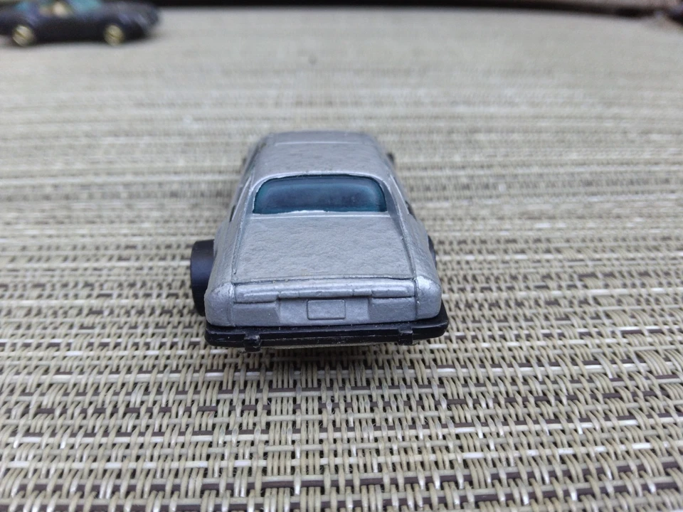 Jaguar XJS 1977 de colección Hot Wheels raro original coche antiguo plateado excelente estado Foto 3 de 4
