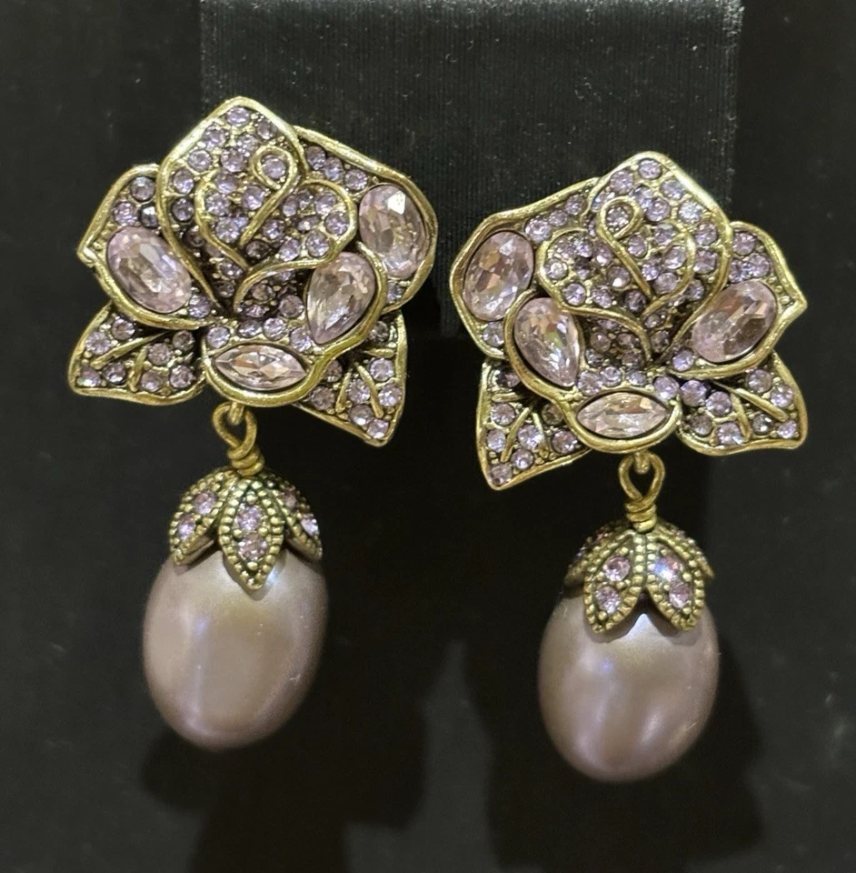 Серьги-клипсы с подписью Хайди Даус с искусственным жемчугом каплями лавандовыми кристаллами - Изображение 3 из 4