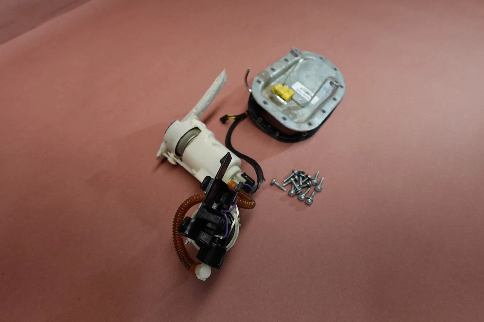 Harley-Davidson Dyna Wide Glide 2012-2016 FXDWG combustible gasolina bomba Foto 2 de 4