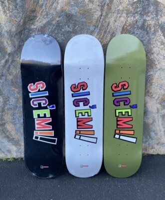 Supreme®/WTAPS® Sic'em! Skateboard Black Supreme WTAPS Sic'em! Skateboard Deck Black - FW21 - US