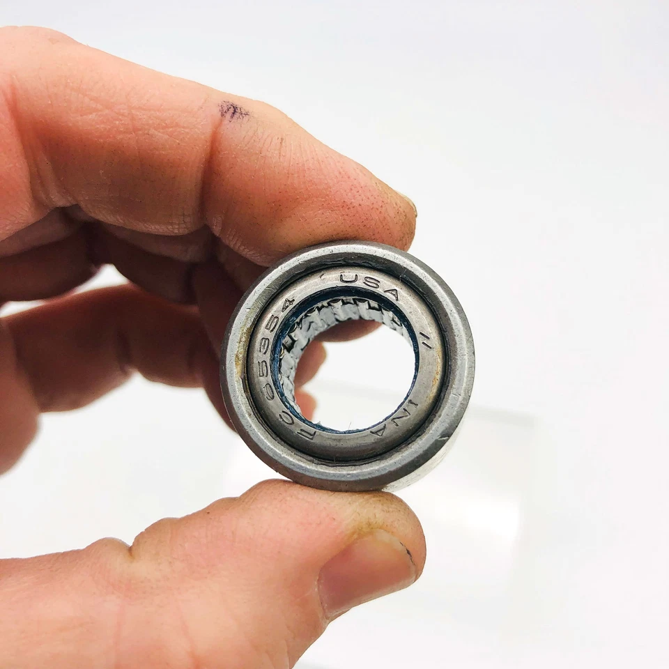 Crown 33004041 Bushing Pilot w/ Manual Trans New NOS 81-86 Jeep CJ 5-7 Cher Wag — 第 3/4 张图片