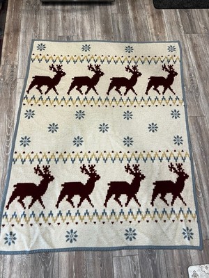 Vuteks Blanket Christmas Reindeers 72'' X 56'' Crown Crafts Made in Yugoslavia