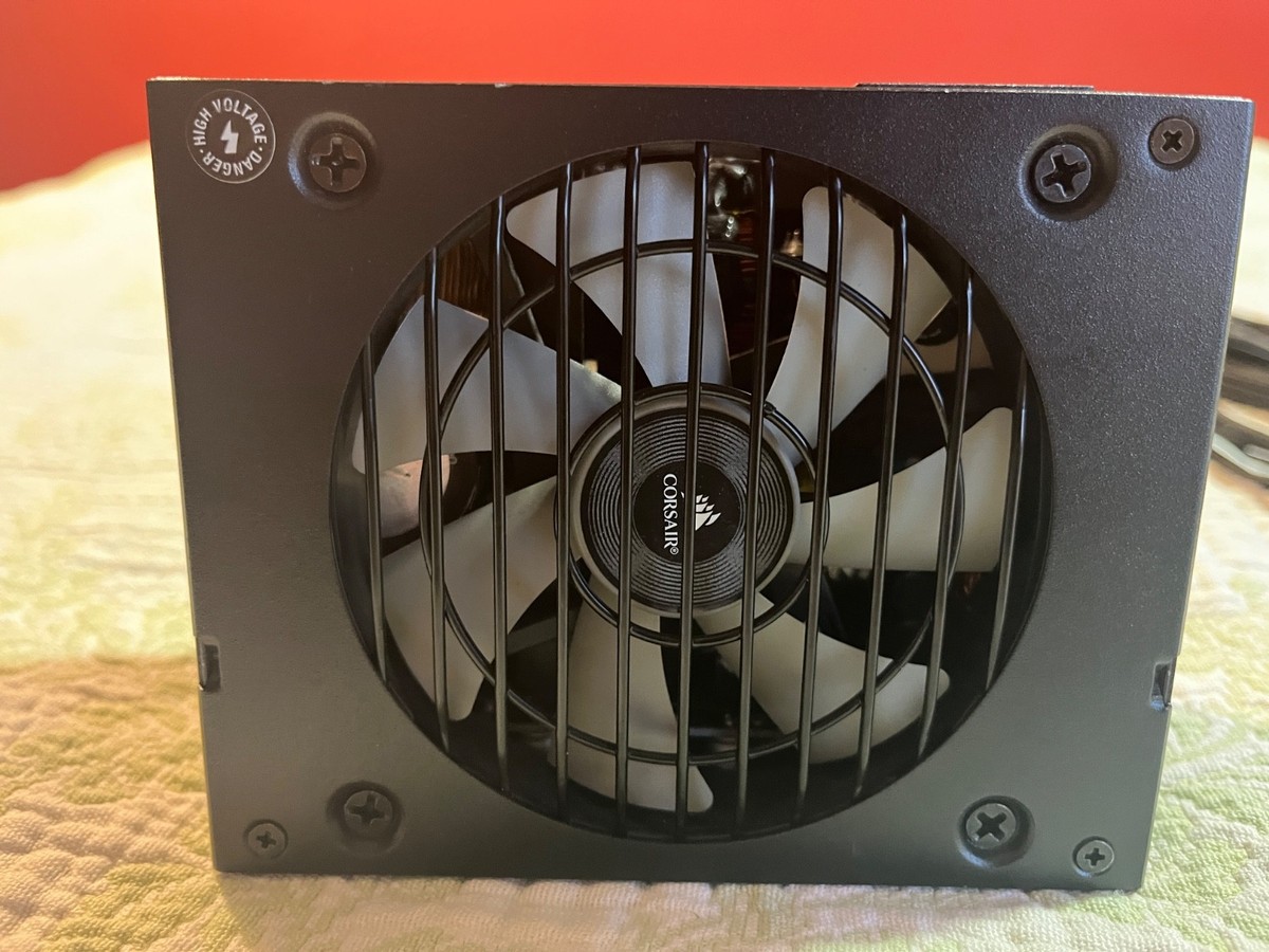 Corsair PC電源 SF600 80plus GOLD SF Series™ SF600 — 600 Watt 80 PLUS® Gold Certified High