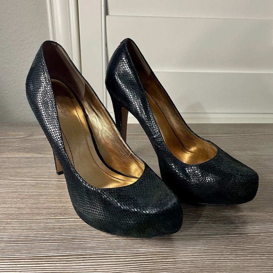 BCBGeneration Tacones Bomba Desfile Cuero Negro Serpiente Plataforma Stiletto Punta 7M Foto 2 de 4