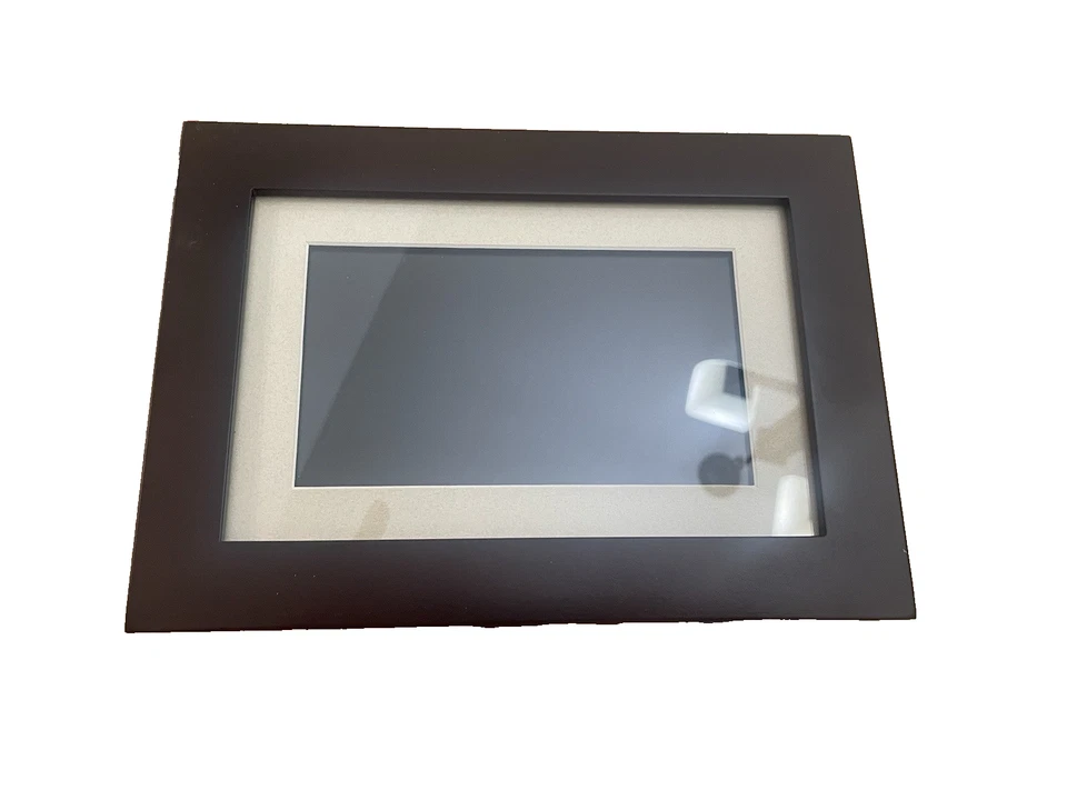 SmartParts  7″ Digital Picture Frame – Wood Finish – New Open Box - Image 3 of 4