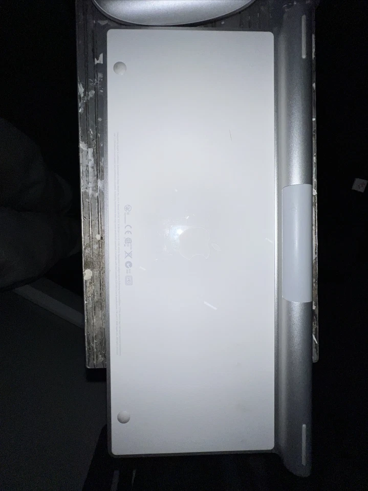 Apple 21.5 inch iMac Slim Desktop 2013 | Quad Core i5 2.7GHz | 1TB SSD | 8GB RAM - Image 3 of 4