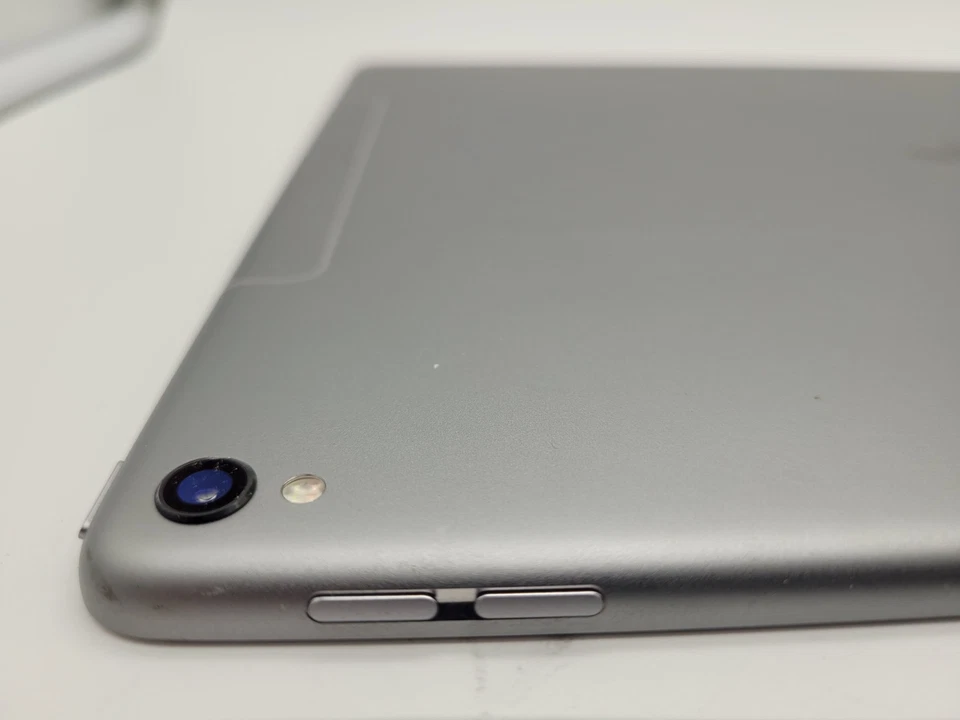 Apple iPad Pro 2nd Gen, 12.9", 64GB, WIFI + 4G Factory Unlocked A1671 - Silver - Image 4 of 4