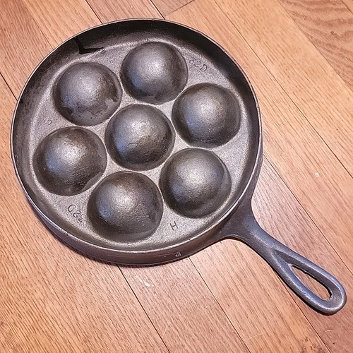 Vintage Griswold Unmark 32D Cast Iron Aebleskiver Danish Pancake Pan Egg Poacher