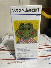 Wonderart 426186 Latch Hook Kit Green Frog Froggy 12 x 12