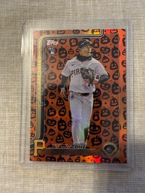 2025 Topps Update Holiday Jack O'Lantern Foil Tsung-Che Cheng (#US72) RC SP