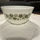 Pyrex Spring Blossom 402 (Crazy Daisy) Mixing Bowl white w green flowers 1.5 qt
