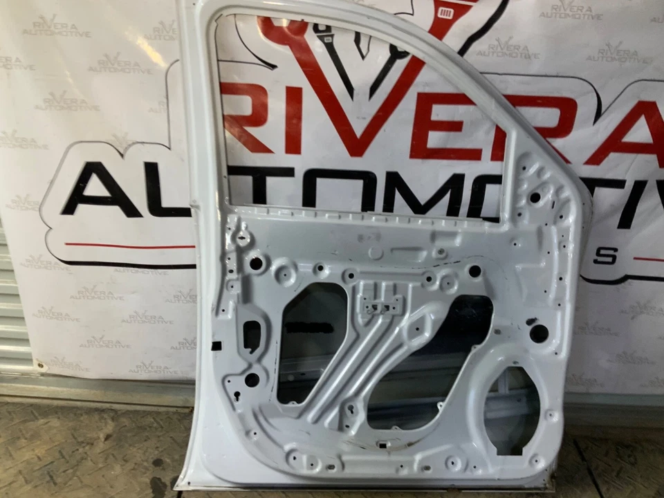 Chevrolet Silverado GMC Sierra 1500 2500 3500 2015-2019 puerta delantera carcasa OEM Foto 4 de 4
