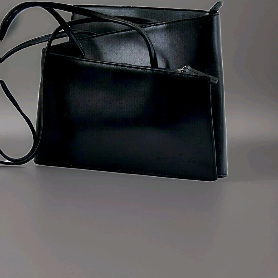 Bolsa de ombro feminina Cleo & Patek couro preto couro bovino dupla abertura efeito onda - Imagem 4 de 4