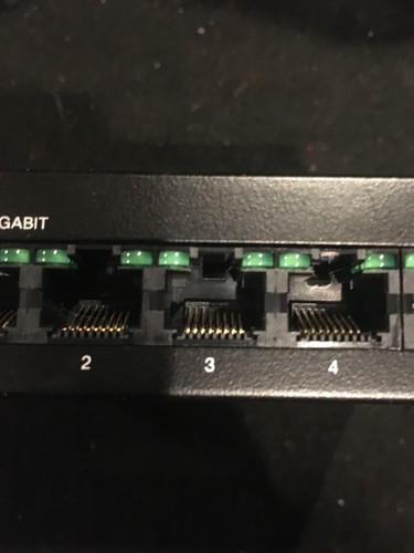 Cisco Small Business 100 Series Unmanaged (SF100D-05) External Switch - Photo 17/24