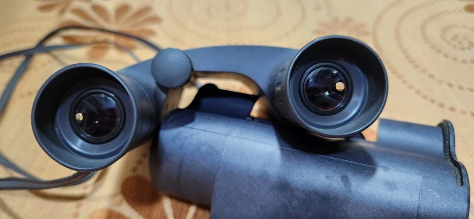 Zeiss Germany 8 X 20B T* P* Compact Victory Binoculars in Hard Keeper Neck Strap - Image 4 of 4