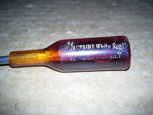 VTG. Small Flathead Screwdriver Carstairs White Seal Blended Whiskey. VGC - Picture 2 of 10